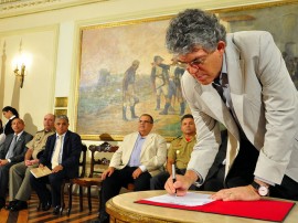 premio segurança foto francisco frança 2 270x202 - Ricardo lança premiação para policiais que cumprem metas na Segurança Pública