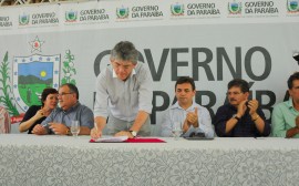 ricardo reforma e ampliacao da escola da prata e entrega de 15 onibus foto jose marques 8 270x168 - Ricardo inaugura ampliação de escola e entrega ônibus escolares em Campina