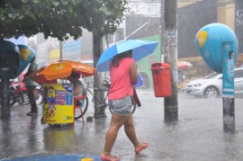 05.05.14 CHUVA FOTOS WALTER RAFAEL 4 270x179 - Previsão indica chuva no Litoral, Brejo e Agreste nas próximas 24 horas