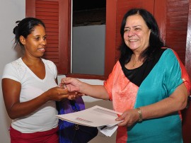 09.05.14 governo entrega 50 casas em monteiro.fotos roberto guedes 125 270x202 - Governo da Paraíba entrega casas e beneficia 200 pessoas em Monteiro