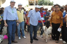 12.05.14 agricultores aguiar conhecem programas convivencia 5 270x179 - Jornada de Inclusão Produtiva leva orientações sobre convivência com a seca a agricultores de Aguiar