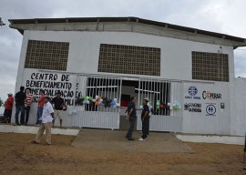 AFP9982 270x192 - Governo do Estado inaugura centro de comercialização em Alagamar