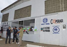 AFP9991 270x192 - Governo do Estado inaugura centro de comercialização em Alagamar