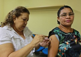 FOTO Ricardo Puppe vacina21 270x192 - Governo do Estado inicia campanha de vacinação contra gripe para funcionários da saúde