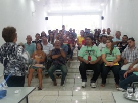 Glaciane durante palestra em Nova Palmeira 011 270x202 - Diretora da Agevisa/PB ressalta papel educativo da Vigilância Sanitária durante evento em Nova Palmeira