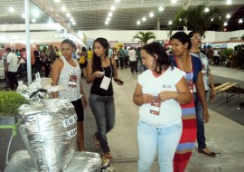 alunos da escola Daura santiago aula pratica na Feira do Empreendedor 1 270x190 - Alunos deescola estadual realizam aula prática na Feira do Empreendedor em João Pessoa