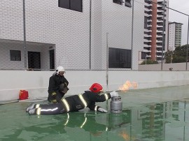 bombeiros programa guardioes do condominio treinamento 2 270x202 - Programa Guardiões do Condomínio é realizado em Campina Grande