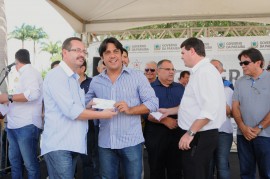 campina grande entrega de cheques 19 270x179 - Comerciantes e comunicadores recebem créditos em Campina Grande