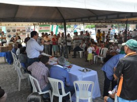 emater e prefeitura de patos parceria em favor da agricultura familiar 11 270x202 - Governo e prefeituras assinam parceria em favor da agricultura familiar