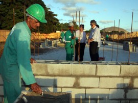 obras do almeidao foto francisco frança 3 270x202 - Governo do Estado inspeciona obras do Almeidão e da Central de Polícia