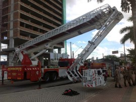 plataforma bombeiros 270x202 - Governo do Estado entrega autoplataforma para bombeiros