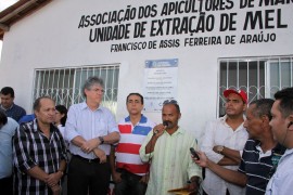 Mari casa mel foto francisco frança 0174 270x180 - Governo do Estado inaugura unidade de extração de mel em Mari