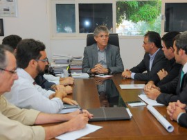 REUNIÃO COM LUCIANO CARTAXO foto jose marques 8 270x202 - Governo doa terrenos para construção de terminais de integração na capital