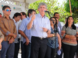 MASSARANDUBA ORDEM DE SERVICO foto jose marques 4 270x202 - Governo inaugura adutora que levará água para mais de 10 mil pessoas