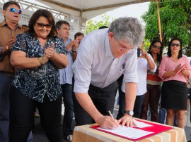 MASSARANDUBA ORDEM DE SERVICO foto jose marques 6 270x202 - Governo inaugura adutora que levará água para mais de 10 mil pessoas