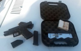 Pistola apreendida em Cabedelo 270x172 - Polícia prende 15 pessoas e apreende 12 armas na Grande João Pessoa