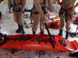 bombeiros fazem treinamento de salvamento em altura 71 270x202 - Bombeiros fazem treinamento de salvamento em altura na ‘Pedra da Boca’