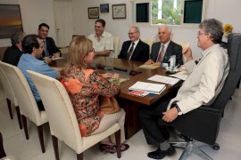 ricardo com desembargadores 26 270x180 - Ricardo recebe Mesa Diretora do Tribunal de Justiça da Paraíba