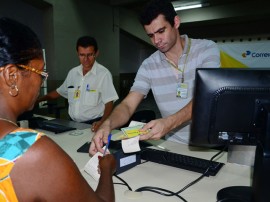 23.12.14 pagamento abono natalino fotos roberto guedes 10 270x202 - Governo encerra pagamento do Abono Natalino nesta terça-feira (23)