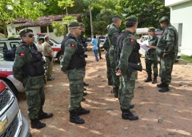 29.12.14 policia ambiental fotos alberi pontes 15 270x192 - Batalhão de Polícia Ambiental entrega donativos a 150 famílias de Taperoá