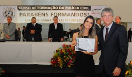 POLICIA CIVIL FORMATURA 64 270x158 - Governador participa da formação de 523 policiais civis e anuncia convocação