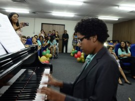 funesc termino da oficina de musica para criancas especiais foto walter rafael 23 270x202 - Escola Especial de Música Juarez encerra o ano com apresentação de alunos e anuncia matrículas para 2015