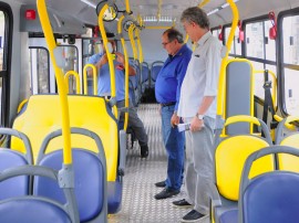 ricardo CABEDELO ENTREGA DE ÔNIBUS foto jose marques 1 270x202 - Ricardo participa da solenidade de entrega de ônibus novos em Cabedelo   