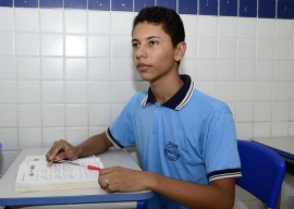 14.01.15 destaque enem alyson nascimento fotos roberto guedes 7 270x192 - Aluno da escola estadual faz 900 pontos na redação do Enem