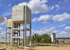 20.01.15 caixa dagua pocinhos fotos roberto gudes 11 270x192 - Governo implanta sistema para normalizar abastecimento de Pocinhos e São José da Mata