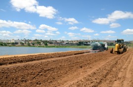 obras de revitalizacao do acude de bodocongo cg foto claudio goes 5 270x178 - Obras do Parque Bodocongó devem ser entregues no segundo semestre