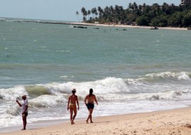 praias foto francisco frança 2 270x191 - Sudema classifica 50 praias do litoral paraibano como próprias ao banho