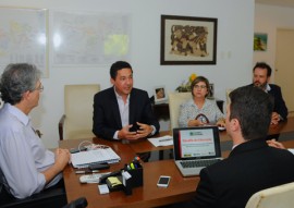 ricardo e sec de educacao reuniao com equipe do mec foto jose marques 1 270x191 - Ricardo discute implantação de projetos inovadores com representantes do Ministério da Educação