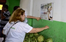 ses campanha na feira de jaguaribe prevencao a hanseniase foto walter rafael 4 270x172 - Hospital Clementino Fraga faz ação sobre hanseníase