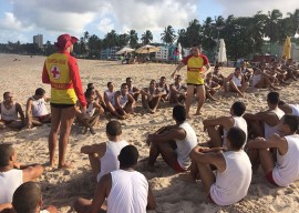 11.02.15 bombeiros 7 270x192 - Bombeiros treinam alunos soldados em salvamento aquático para reforço nas praias