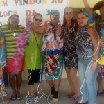 13.02.15 grupo_terceira_idade_cai_na_folia_carnaval (3)