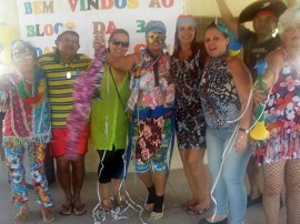 13.02.15 grupo_terceira_idade_cai_na_folia_carnaval (3)