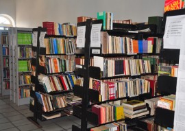 biblioteca publica foto vanivaldo ferreira 1 270x191 - Biblioteca Pública oferece mais de cinco mil livros didáticos para estudantes