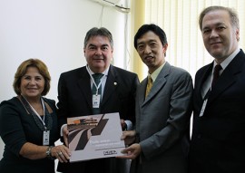 Nilda Gondim e Lindolfo Pires com o embaixador Shim Matoda do Japão 01  270x191 - Governo apresenta potencialidades da Paraíba na Embaixada do Japão