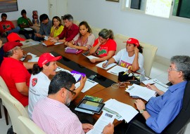 Ricardo reuniao com mst foto jose marques 1 270x191 - Ricardo recebe MST e acerta parcerias para construção de barragens subterrâneas e cisternas