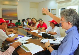 Ricardo reuniao com mst foto jose marques 3 270x191 - Ricardo recebe MST e acerta parcerias para construção de barragens subterrâneas e cisternas