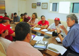 Ricardo reuniao com mst foto jose marques 5 270x191 - Ricardo recebe MST e acerta parcerias para construção de barragens subterrâneas e cisternas