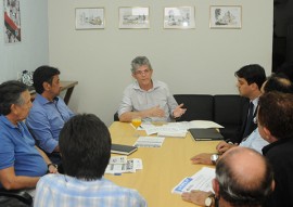 ricardo REUNIÃO PROFESSORES sintep foto jose marques 1 270x191 - Ricardo recebe professores e servidores da educação