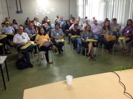 14.04.15 governo discute novo modelo assessoramento extens 2 270x201 - Governo discute novo modelo de assessoramento de extensão rural no Estado