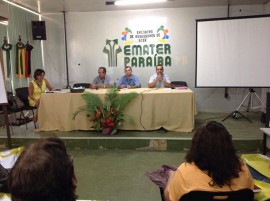 14.04.15 governo discute novo modelo assessoramento extens 3 270x201 - Governo discute novo modelo de assessoramento de extensão rural no Estado