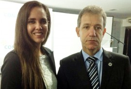 A-Secretária-de-Estado-da-Saúde-com-o-Ministro-Arthur-Chioro-durante-posse-em-Brasília