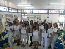 12.05.15 centro_socual_urbano_entrega_certificados_cursos_embel (1)