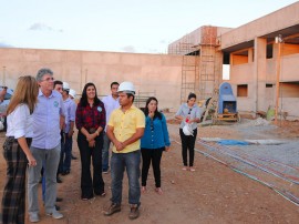 SAO BENTO ESCOLA TECNICA VISITA OBRAS 7 270x202 - Ricardo assina ordem de serviço de adutora, entrega escola e incentiva indústrias do Alto Sertão