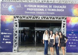 foto rafaelle equipe see forum educacao 270x191 - Professores da rede estadual participam de III Fórum Mundial de Educação Profissional e Tecnológica