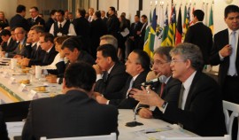 ricardo encontro de governadores em brasilia foto jose marques 4 270x158 - Ricardo fala em nome do Nordeste em encontro de governadores