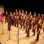 Coro-Sinfonico-Infantil-120-anos-Theatro-Santa-Roza-12-11-09-j